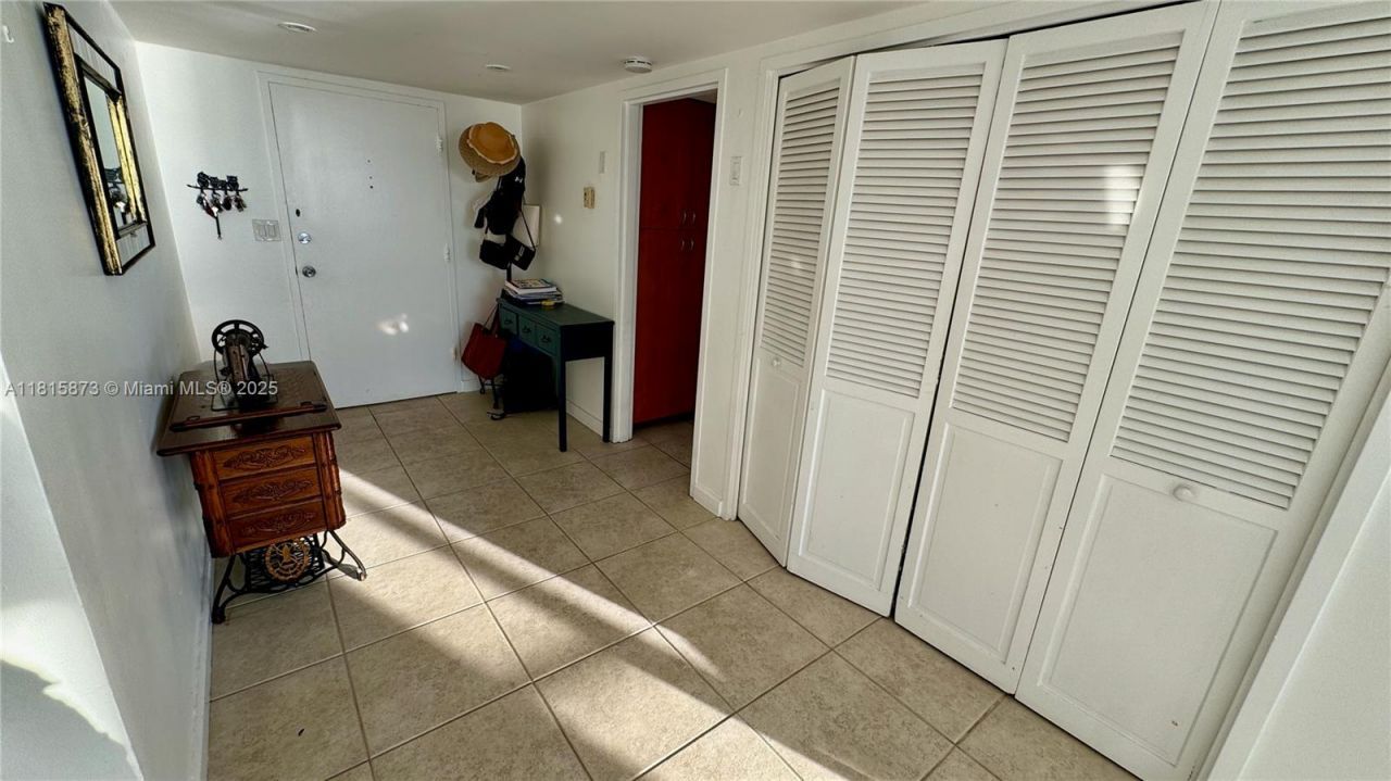 900 Bay Dr, Unit 727-725, Miami Beach, FL 33141 Photo