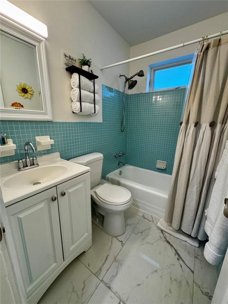 1012 SW 3rd Ave, Hallandale Beach, FL 33009 Photo