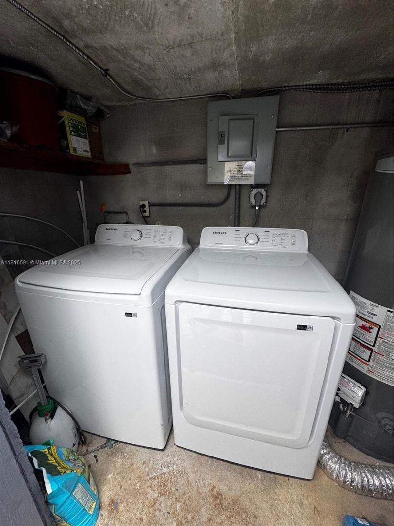 1012 SW 3rd Ave, Hallandale Beach, FL 33009 Photo