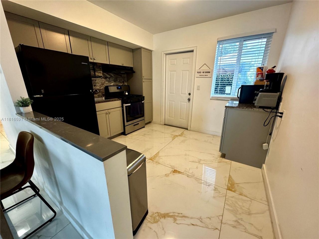 1012 SW 3rd Ave, Hallandale Beach, FL 33009 Photo