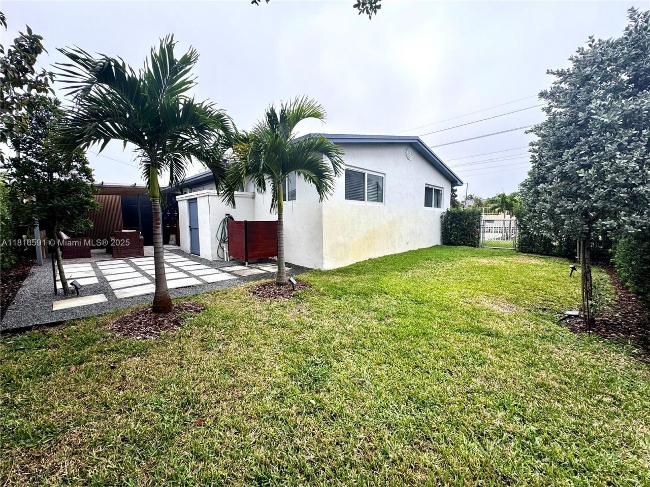 1012 SW 3rd Ave, Hallandale Beach, FL 33009 Photo