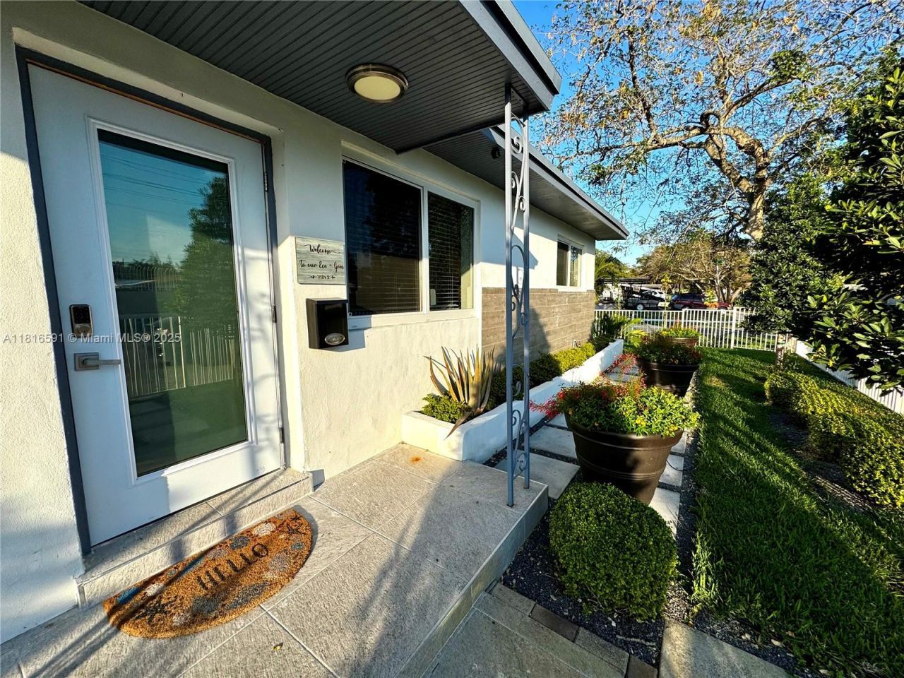 1012 SW 3rd Ave, Hallandale Beach, FL 33009 Photo