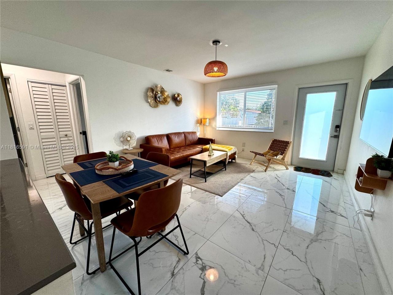 1012 SW 3rd Ave, Hallandale Beach, FL 33009 Photo