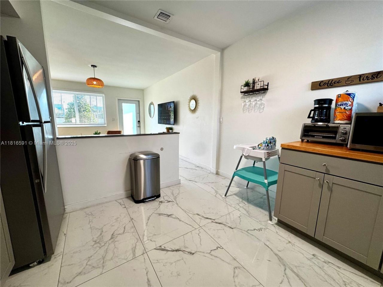 1012 SW 3rd Ave, Hallandale Beach, FL 33009 Photo