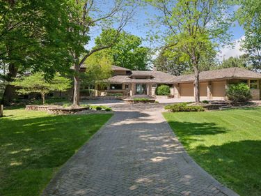 28235 Boulder Circle, Excelsior, MN 55331