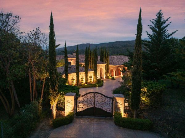 321 Pair A Dice Ranch Road, Jacksonville, OR 97530