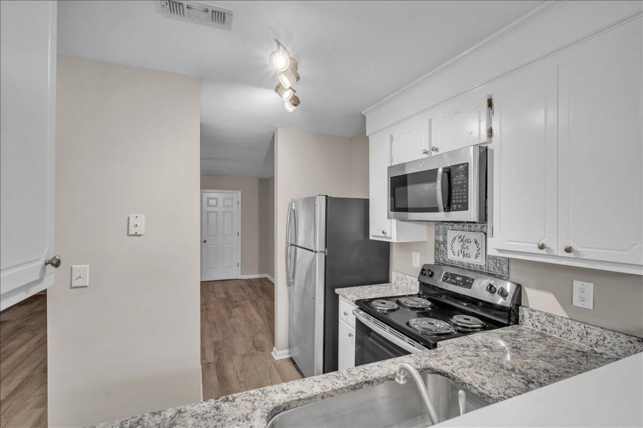 4054 Cedars Parkway Photo 5