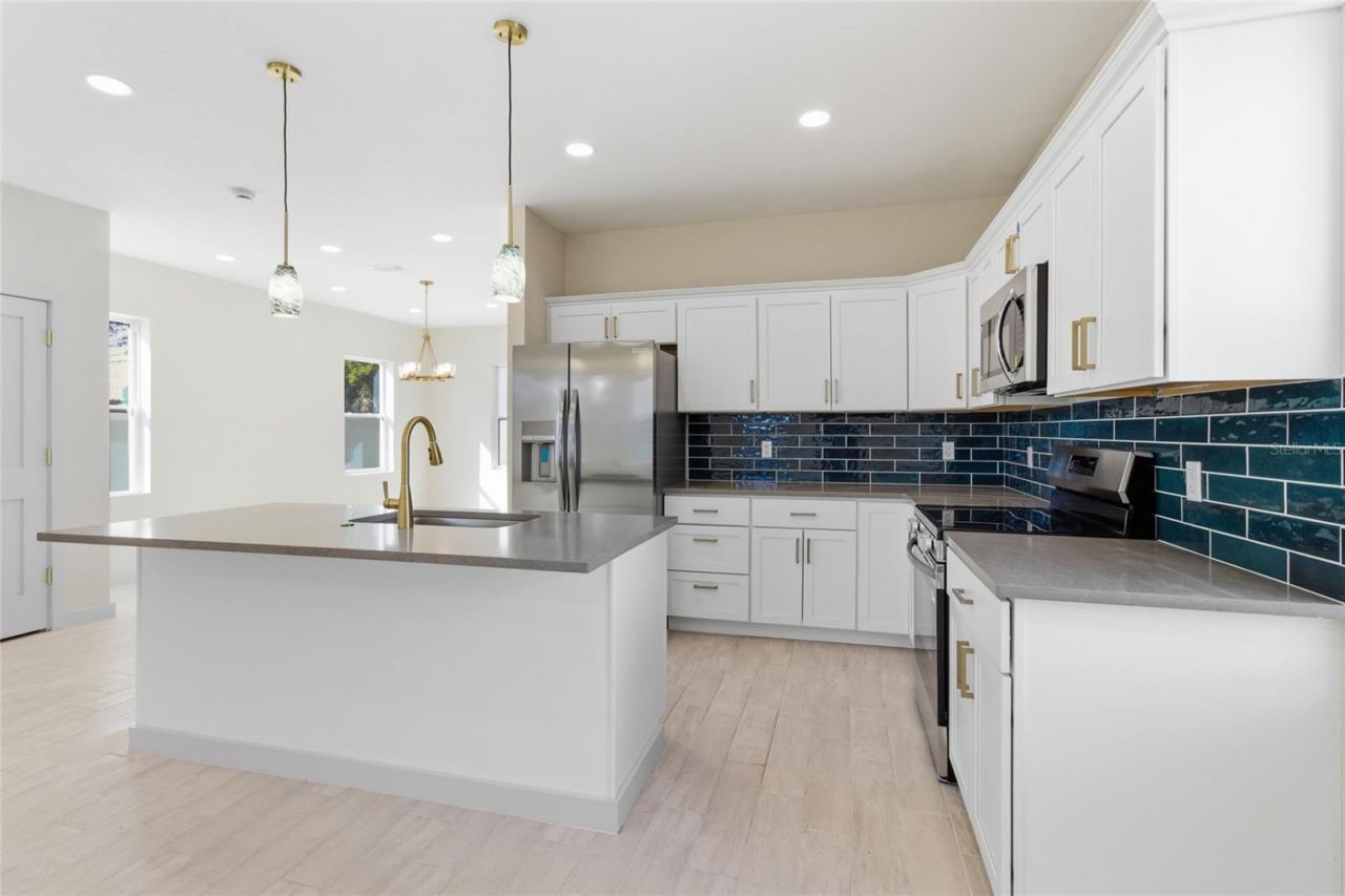 4759 11th Avenue S, Saint Petersburg, FL 33711 Photo