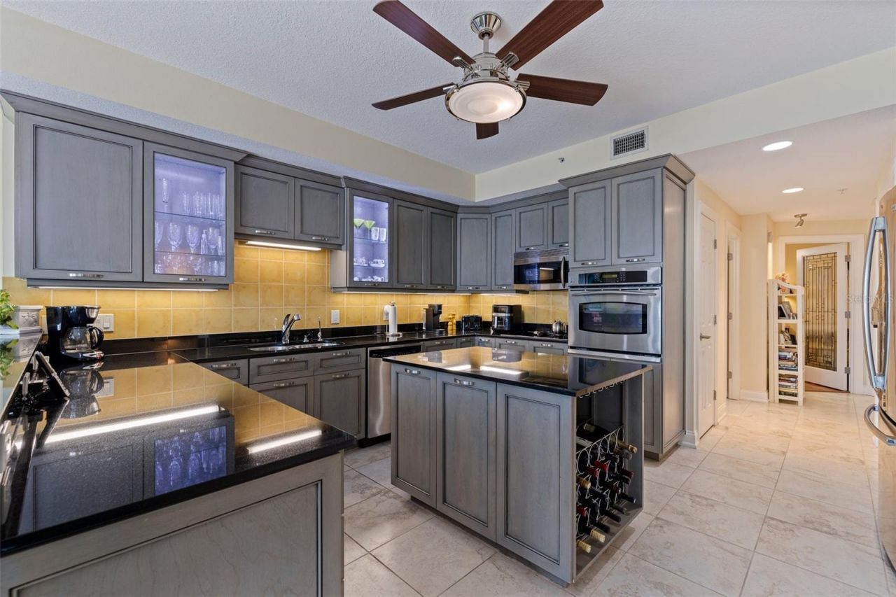 1 Beach Drive Se, Unit 2011, Saint Petersburg, FL 33701 Photo