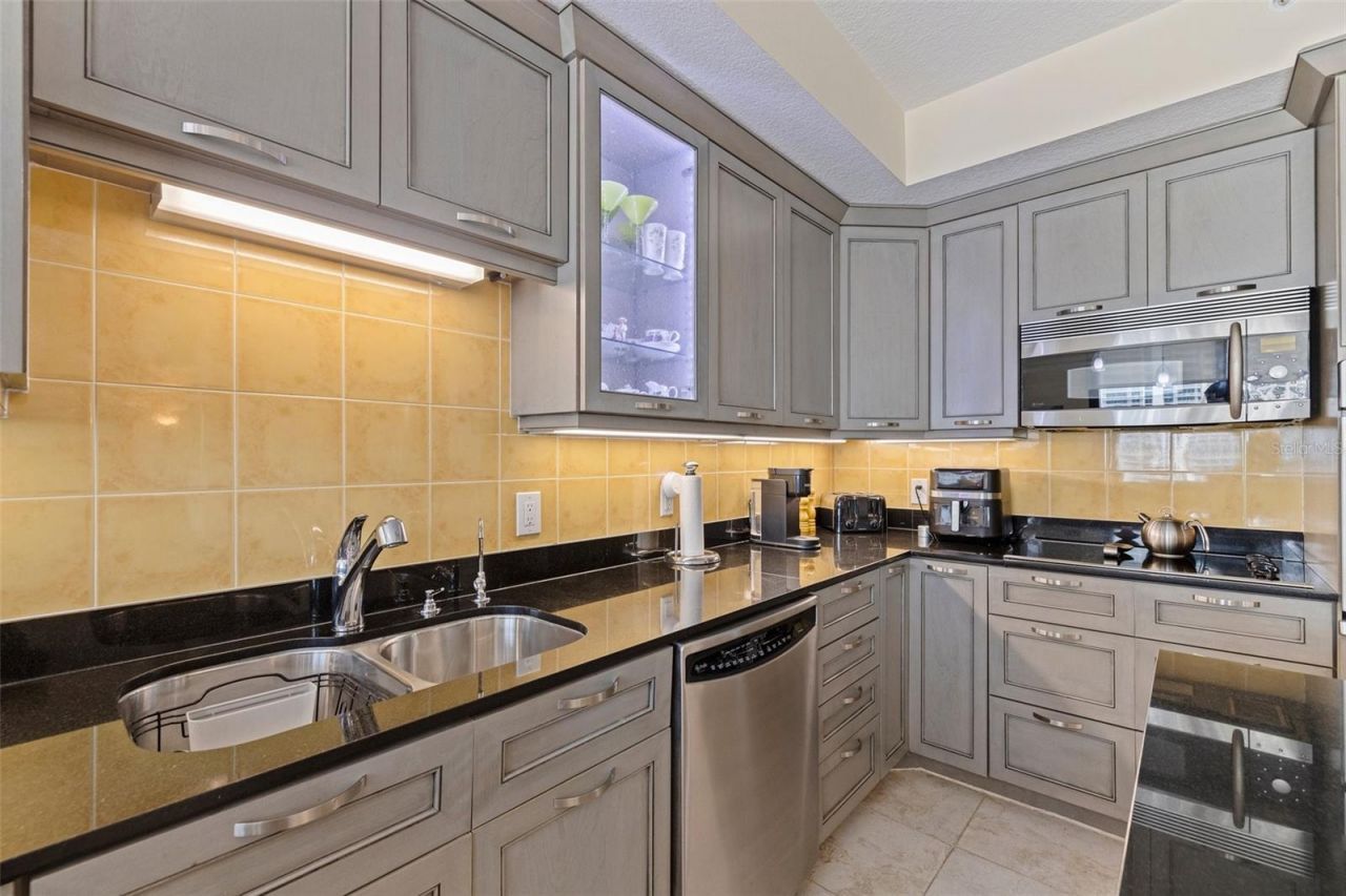 1 Beach Drive Se, Unit 2011, Saint Petersburg, FL 33701 Photo