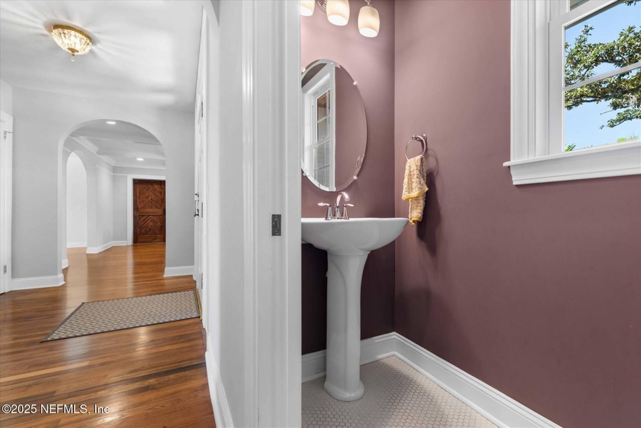 1052 Holly Lane, Jacksonville, FL 32207 Photo