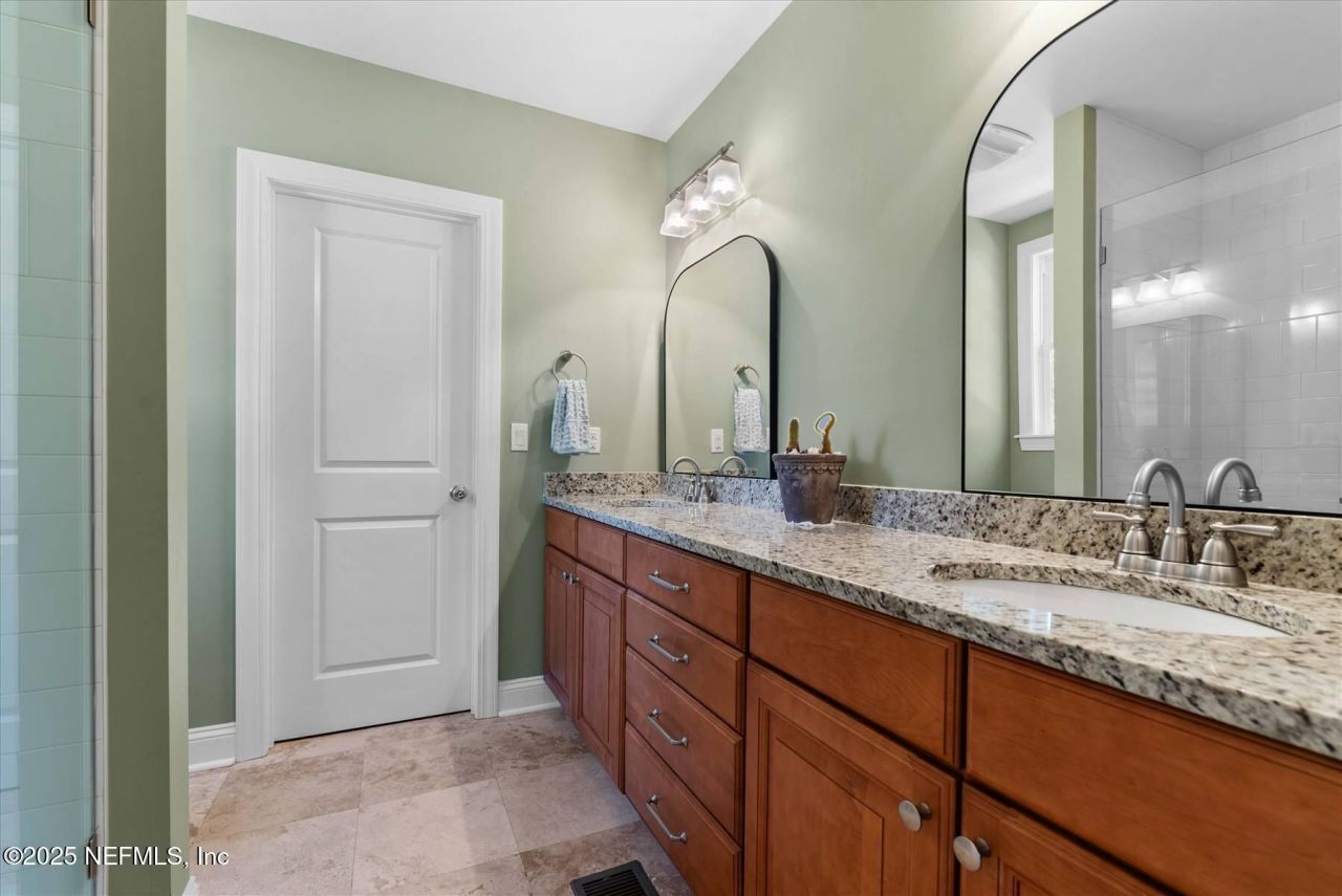 1052 Holly Lane, Jacksonville, FL 32207 Photo