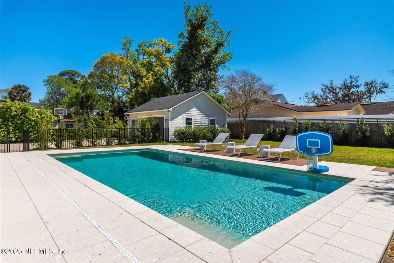 1052 Holly Lane, Jacksonville, FL 32207 Photo