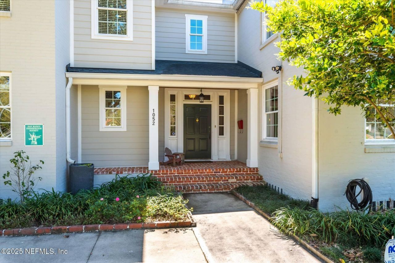 1052 Holly Lane, Jacksonville, FL 32207 Photo