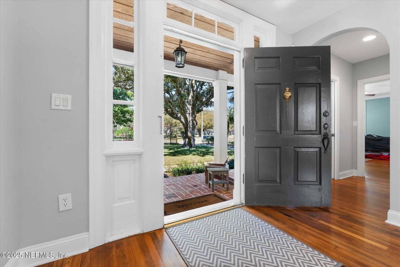 1052 Holly Lane, Jacksonville, FL 32207 Photo