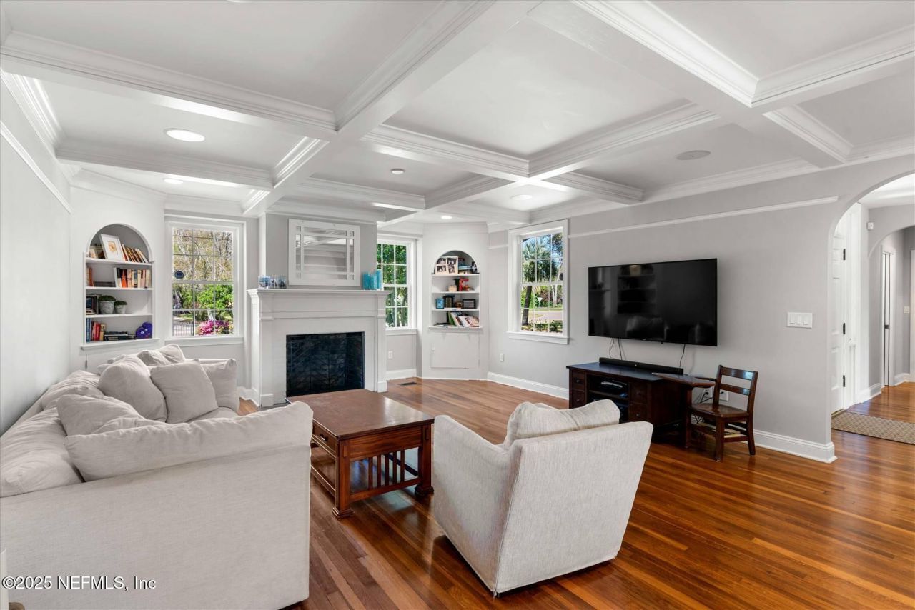 1052 Holly Lane, Jacksonville, FL 32207 Photo