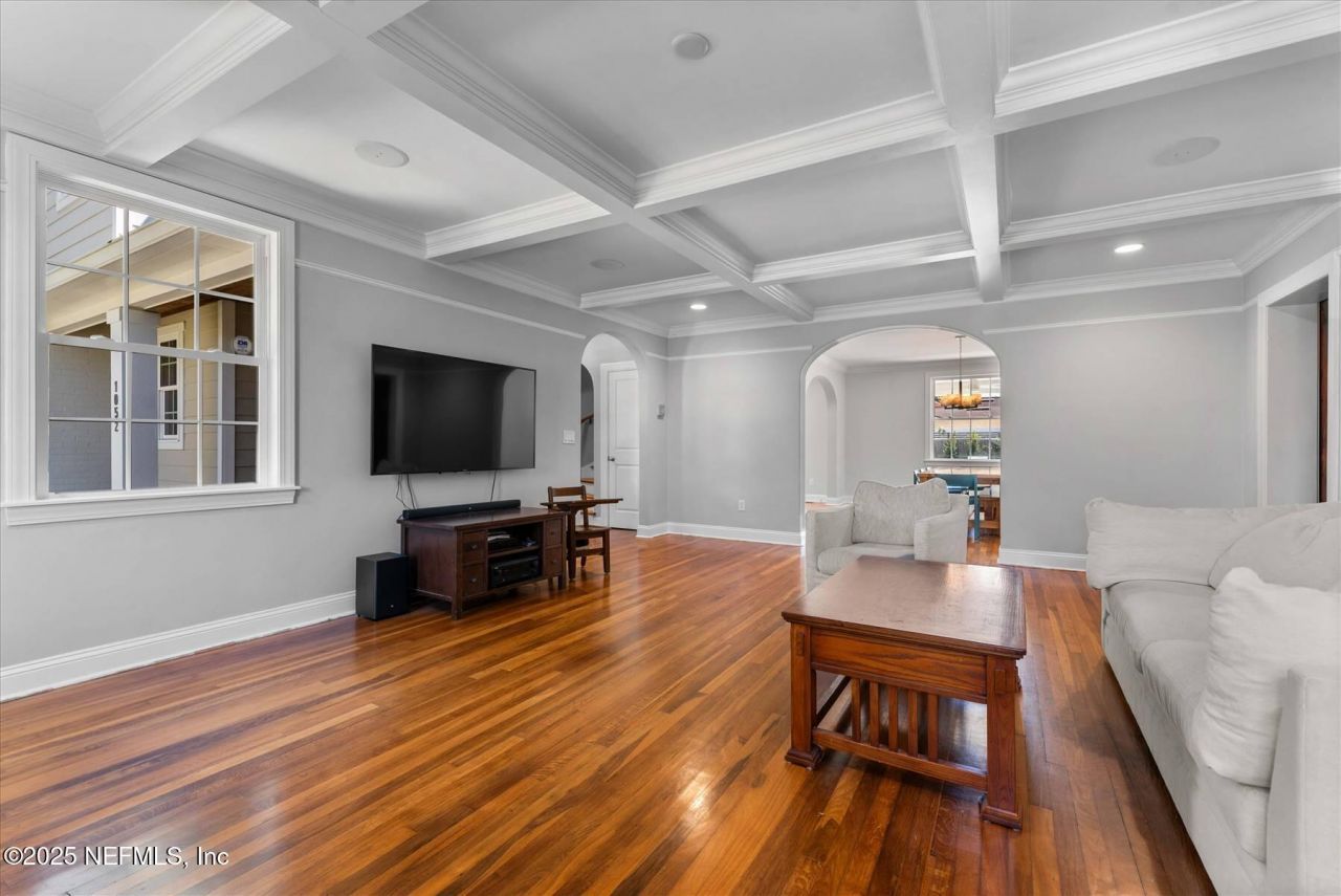 1052 Holly Lane, Jacksonville, FL 32207 Photo