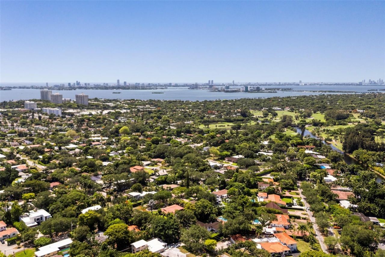 10801 Griffing Blvd, Biscayne Park, FL 33161 Photo