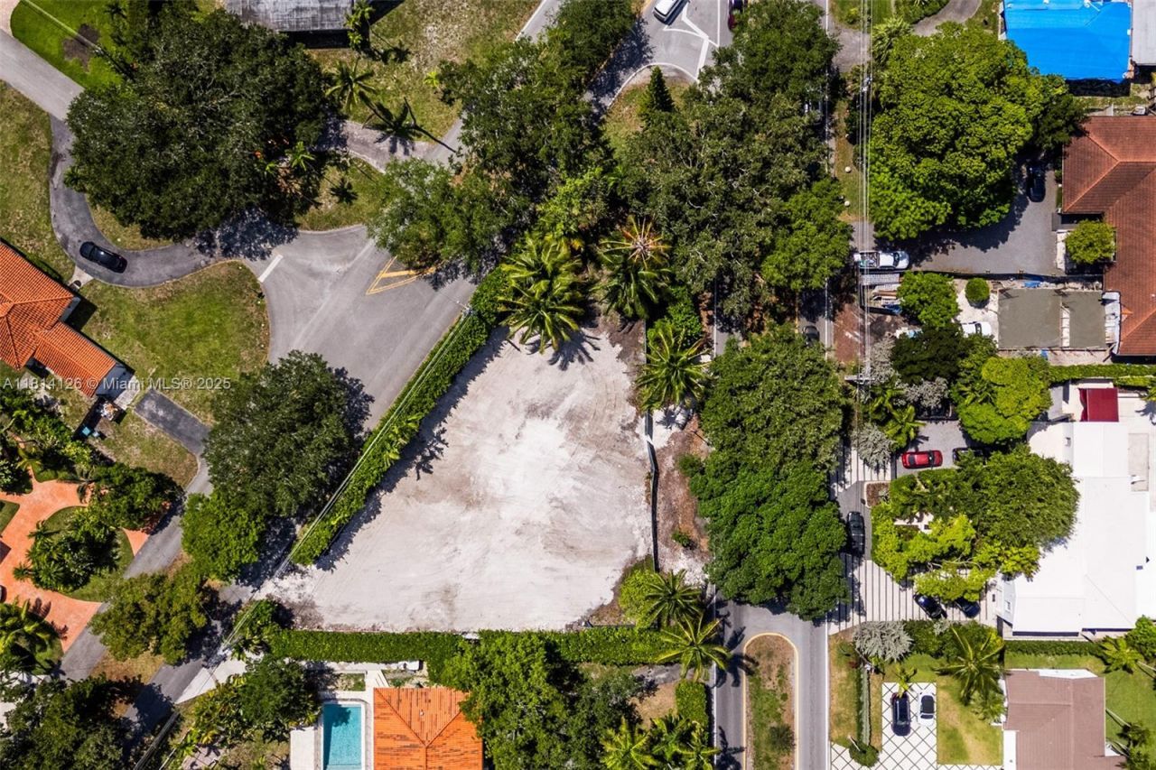 10801 Griffing Blvd, Biscayne Park, FL 33161 Photo