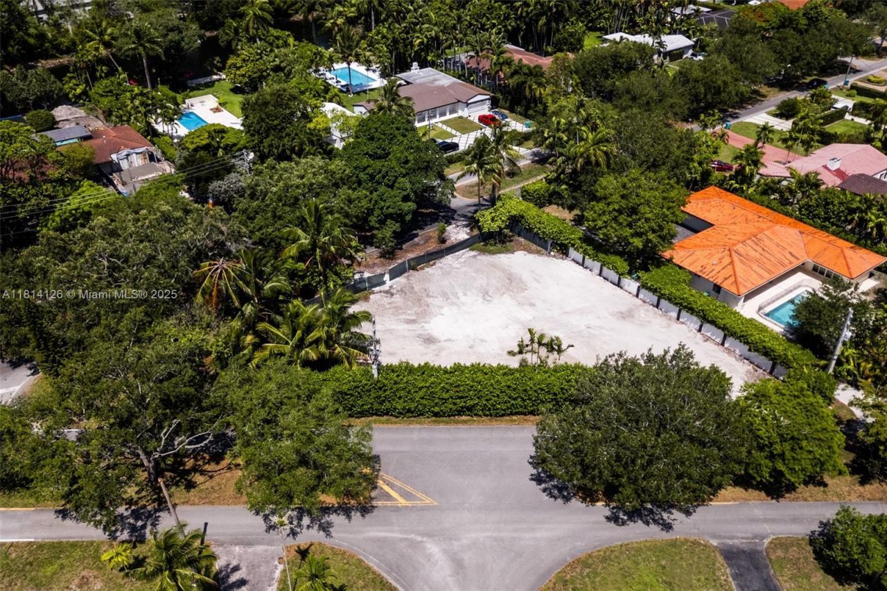 10801 Griffing Blvd, Biscayne Park, FL 33161 Photo