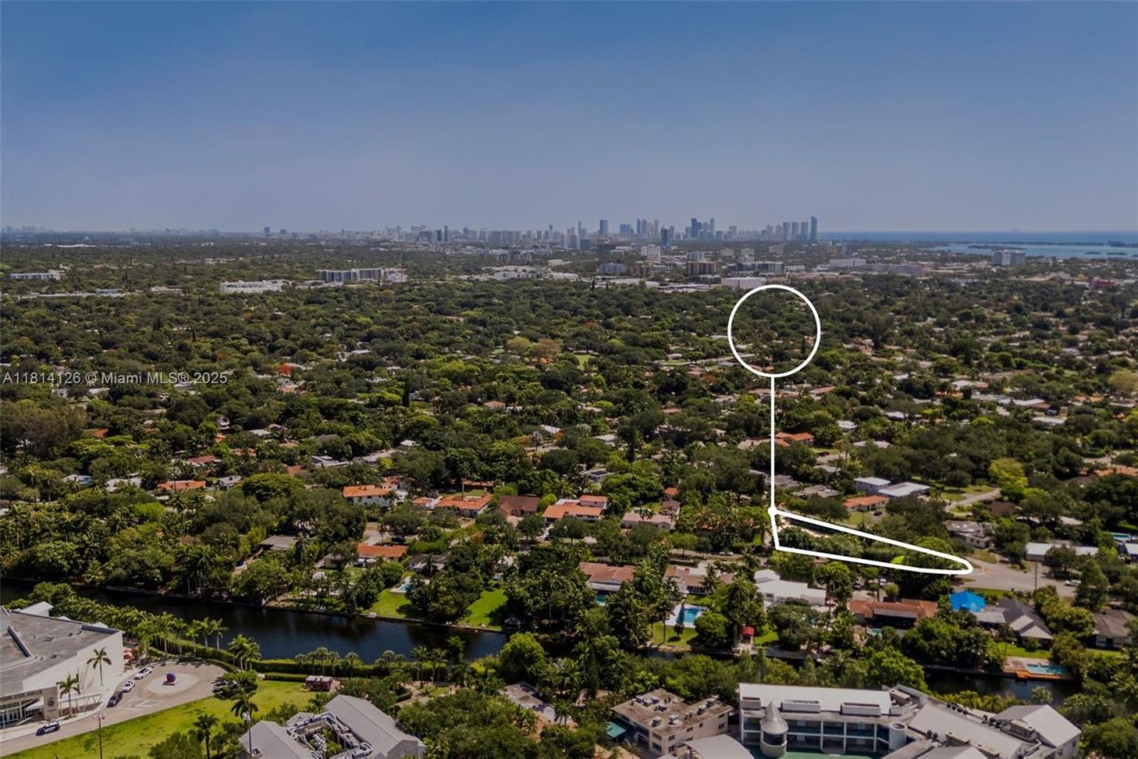 10801 Griffing Blvd, Biscayne Park, FL 33161 Photo