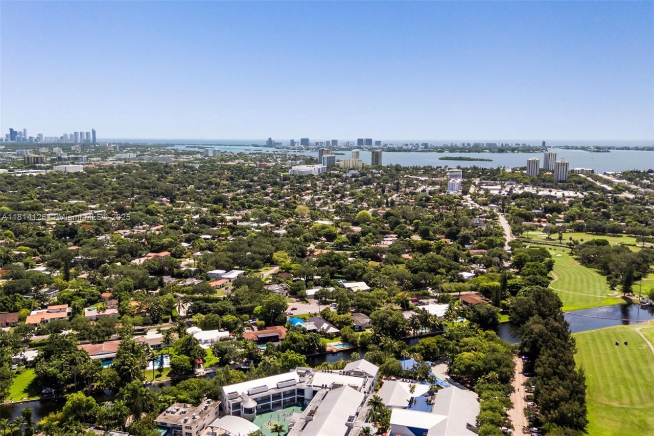 10801 Griffing Blvd, Biscayne Park, FL 33161 Photo