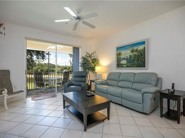 3964 Bishopwood CT E, Unit 1-202, NAPLES, FL 34114