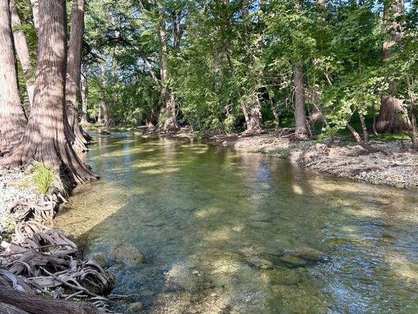 960 River Bend, Bandera, TX 78003