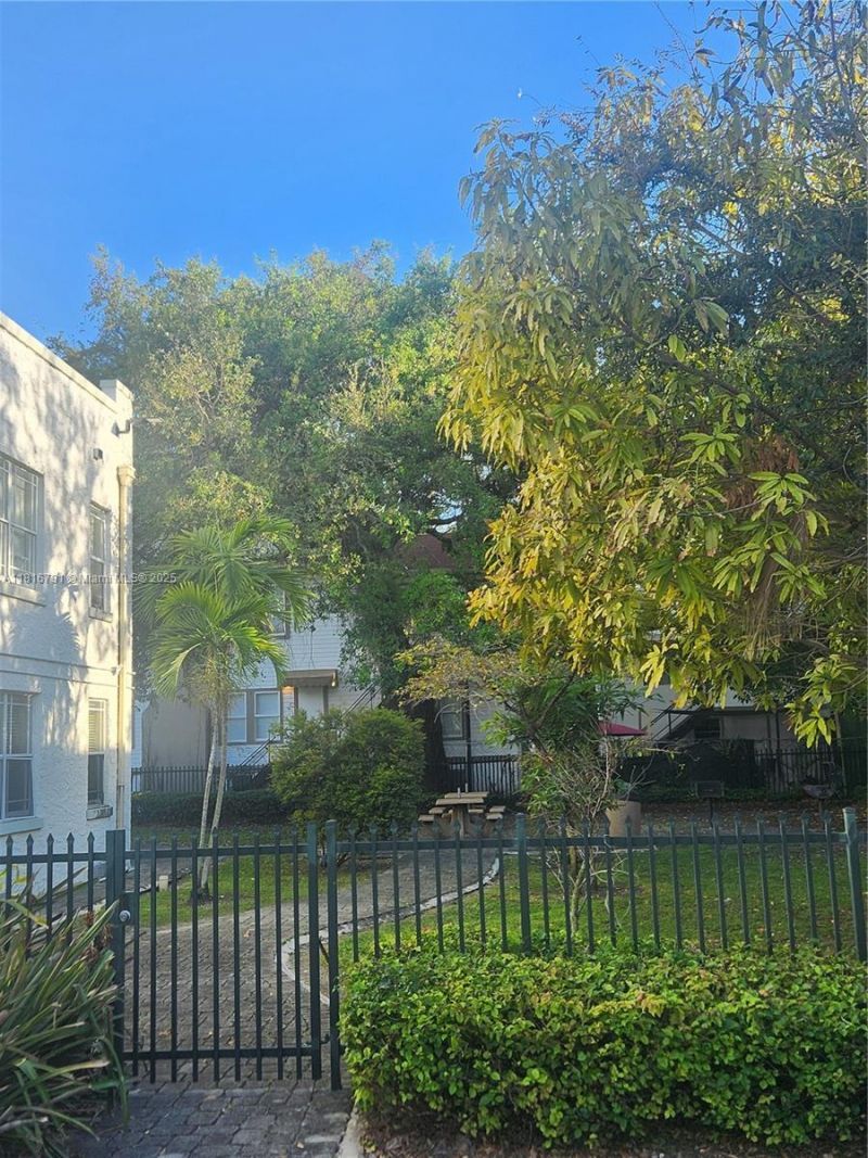 412 NW 4th St, Miami, FL 33130 Photo