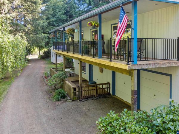 6100 Teal Creek Rd, Dallas, OR 97338