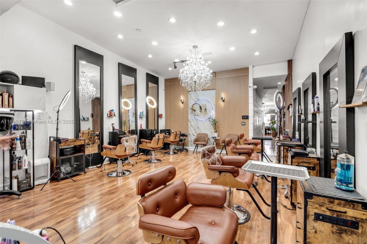 1913 Ponce De Leon Blvd, Coral Gables, FL 33134 Photo