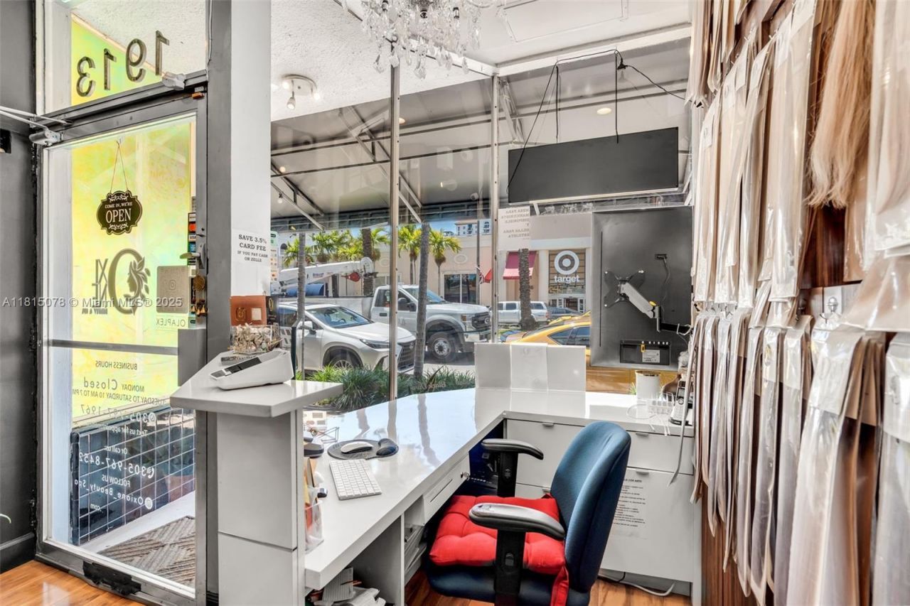 1913 Ponce De Leon Blvd, Coral Gables, FL 33134 Photo