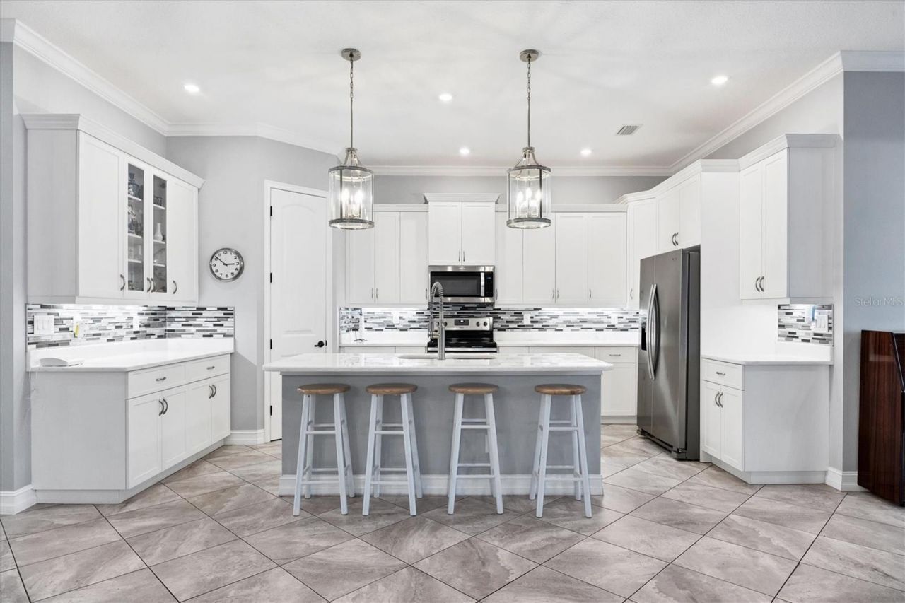 6636 35th Court E, Sarasota, FL 34243 Photo