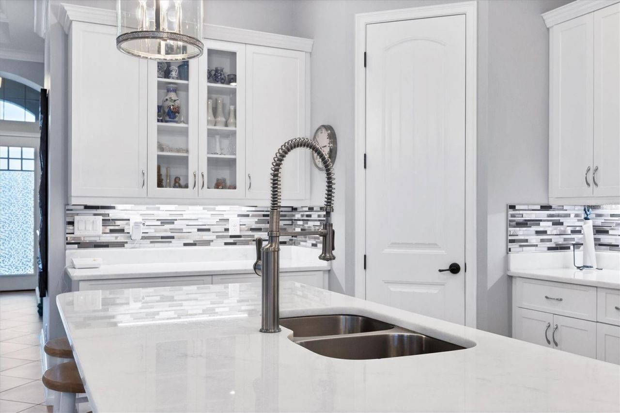 6636 35th Court E, Sarasota, FL 34243 Photo