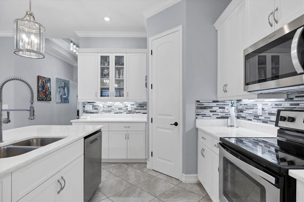 6636 35th Court E, Sarasota, FL 34243 Photo