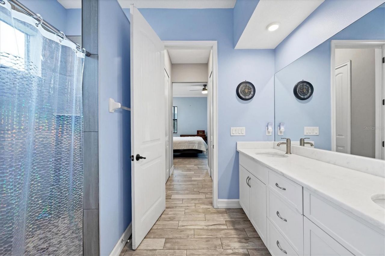 6636 35th Court E, Sarasota, FL 34243 Photo