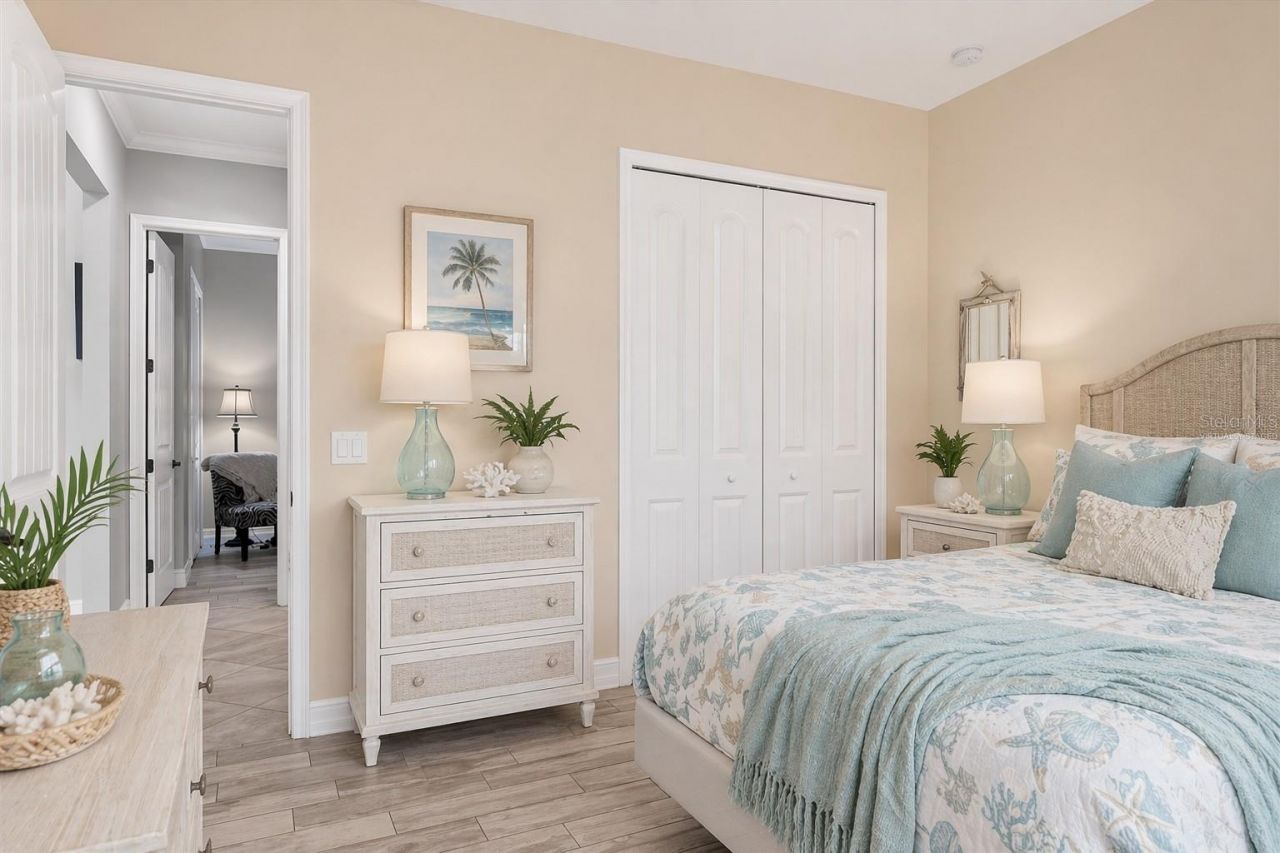 6636 35th Court E, Sarasota, FL 34243 Photo