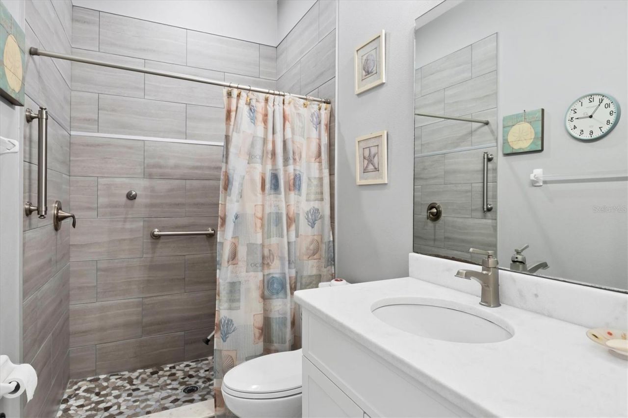 6636 35th Court E, Sarasota, FL 34243 Photo