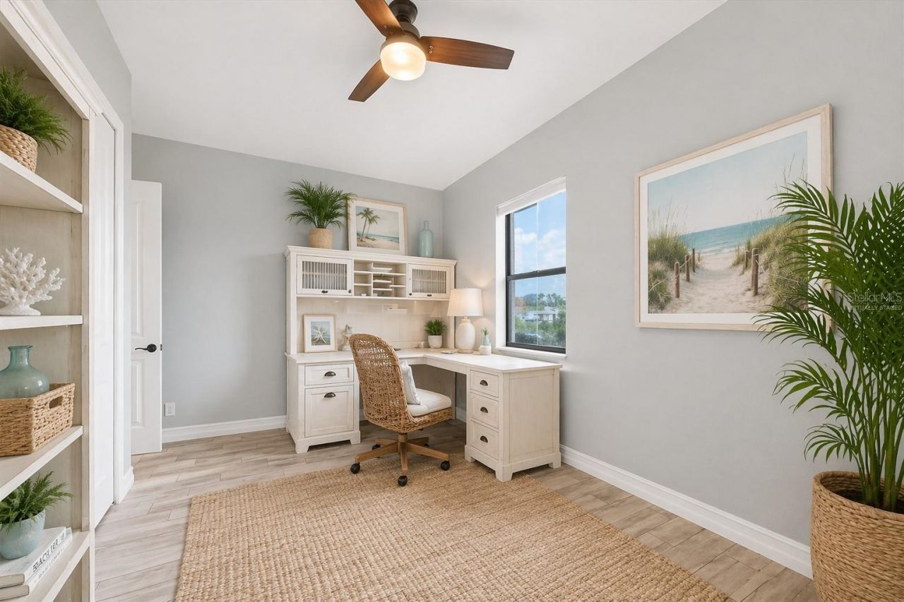 6636 35th Court E, Sarasota, FL 34243 Photo