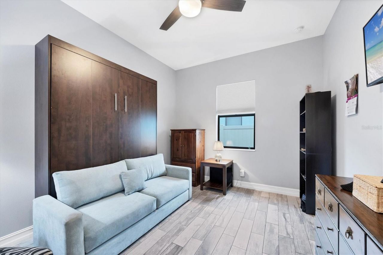 6636 35th Court E, Sarasota, FL 34243 Photo