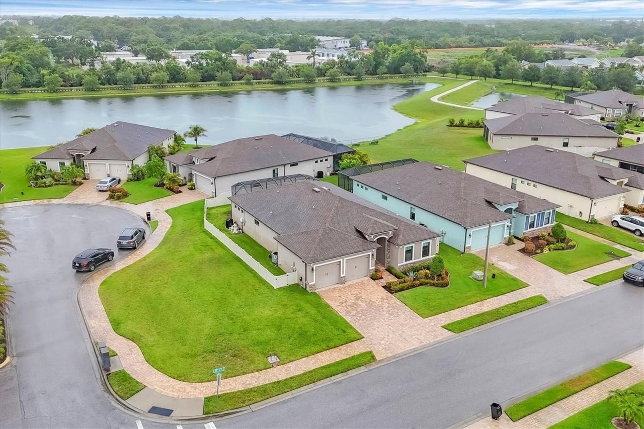 6636 35th Court E, Sarasota, FL 34243 Photo