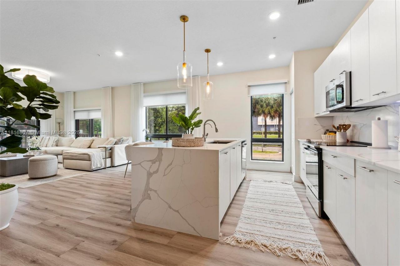 8001 NW 41st St, Unit F-107, Doral, FL 33166 Photo