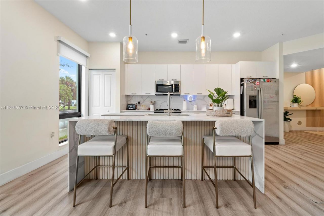 8001 NW 41st St, Unit F-107, Doral, FL 33166 Photo