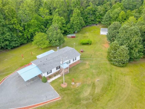 1747 Lynchburg Road, Westfield, NC 27053