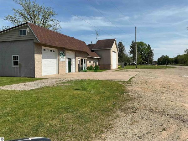 1486 M-76 N, Alger, MI 48610