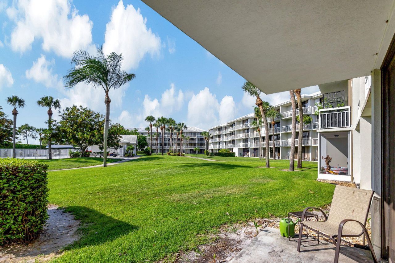 2741 Village Boulevard, Unit 104, West Palm Beach, FL 33409 Photo