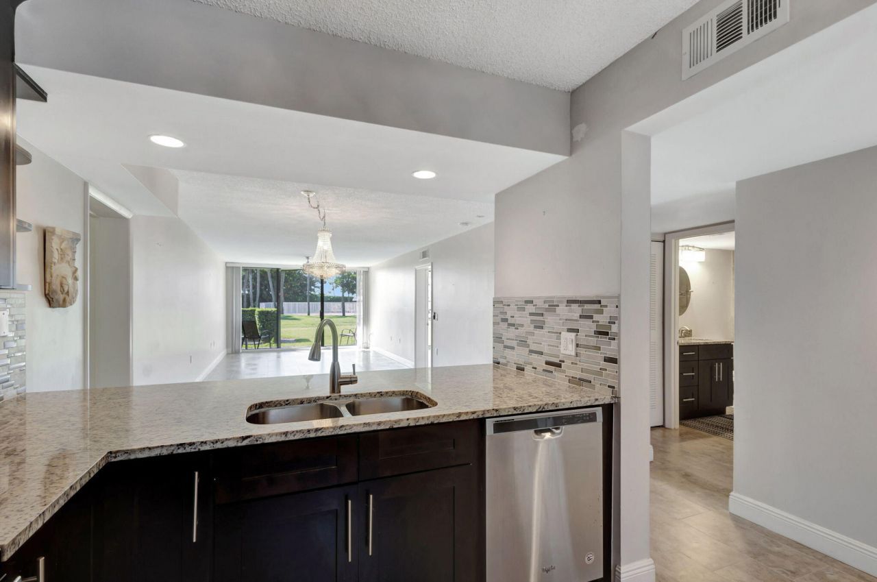 2741 Village Boulevard, Unit 104, West Palm Beach, FL 33409 Photo