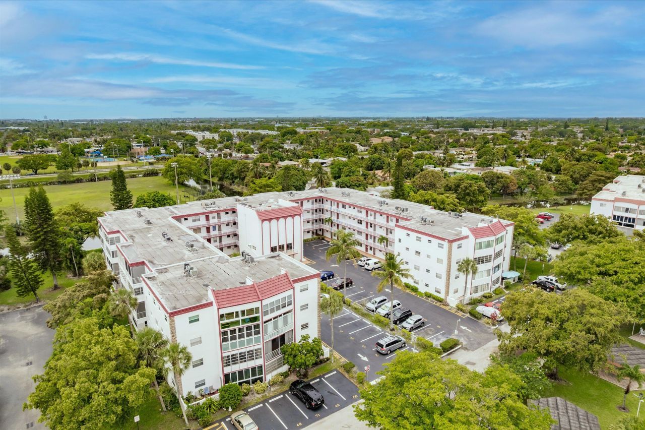4270 NW 40th Street, Unit 105, Lauderdale Lakes, FL 33319 Photo