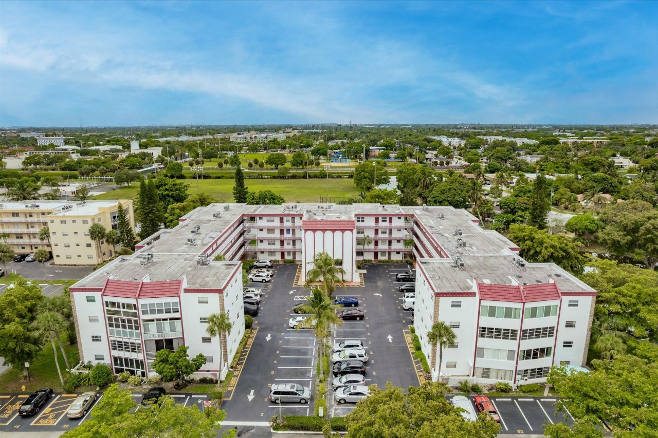 4270 NW 40th Street, Unit 105, Lauderdale Lakes, FL 33319 Photo