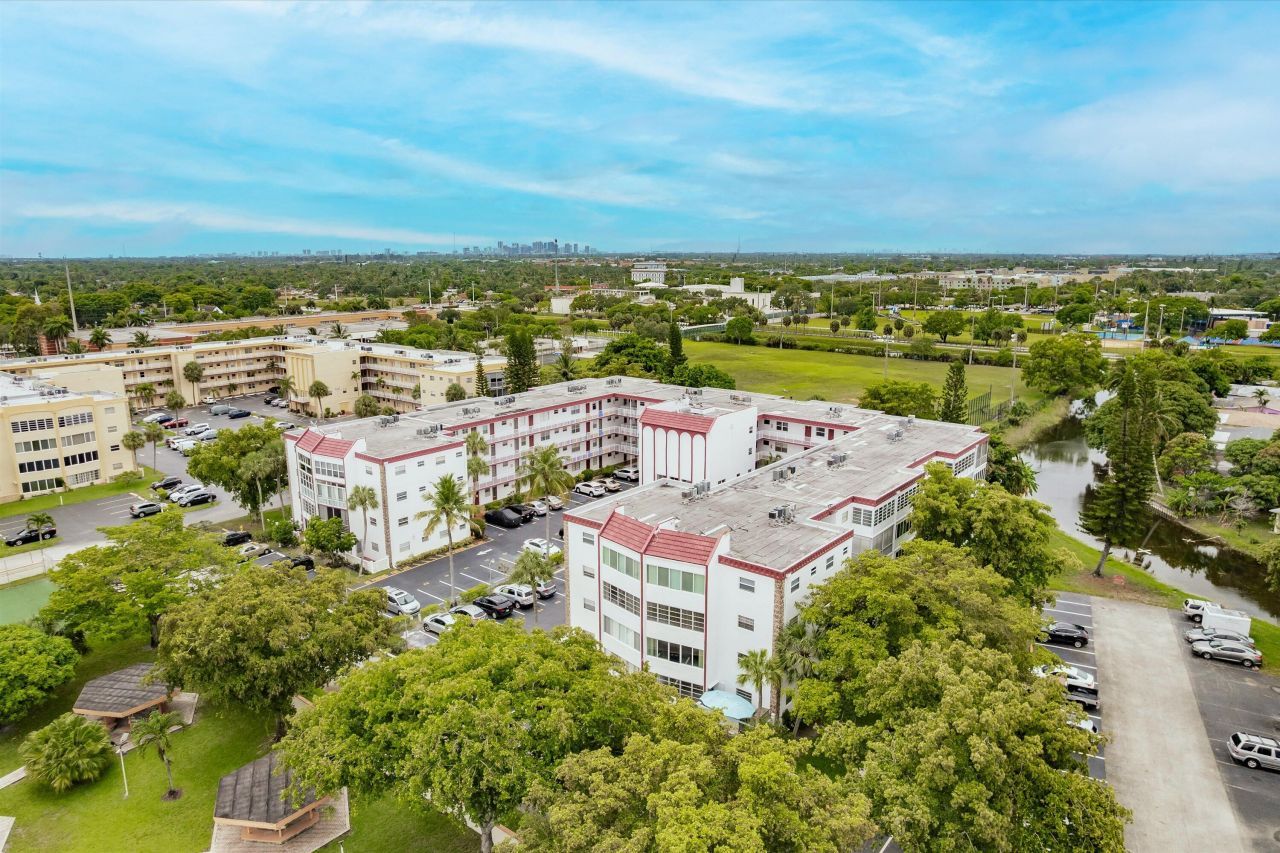 4270 NW 40th Street, Unit 105, Lauderdale Lakes, FL 33319 Photo